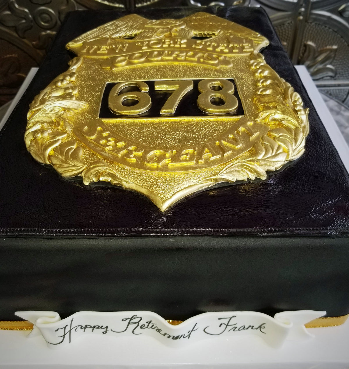 Badge Retirement Cake CS0296
