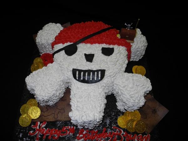Pirate Skull Cream Cake - CS0131
