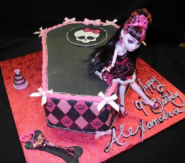 Monster High Cake 1 - B0498