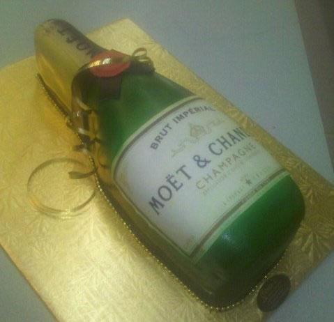 Moet Champine Cake - CS0042