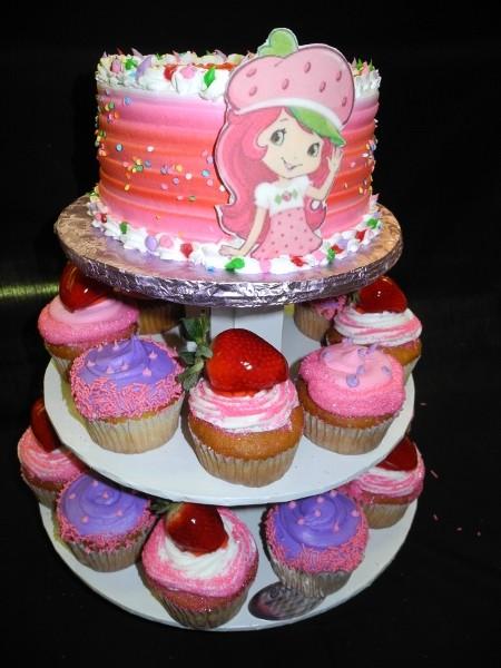 Cup Cake Stand with Strawberry Short Cake - CC089