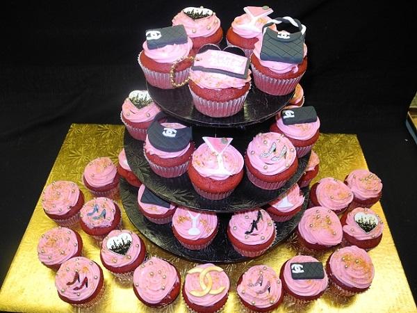 Chanel, margarita, and NYC Cup cakes on Stand - CC094 – Circo's Pastry Shop
