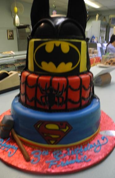 Batman, SpiderMan, Superman Cake - B0777