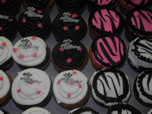 Sweet 16 Cup Cakes Zebbra Strips - B0317