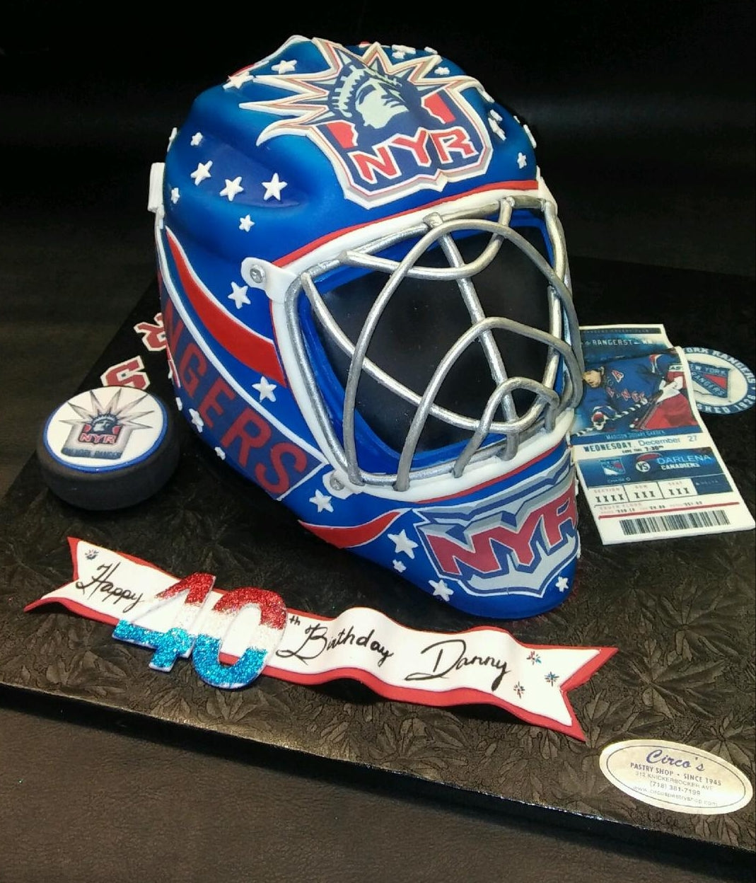 Rangers helmet cake CS0287 – Circo's Pastry Shop