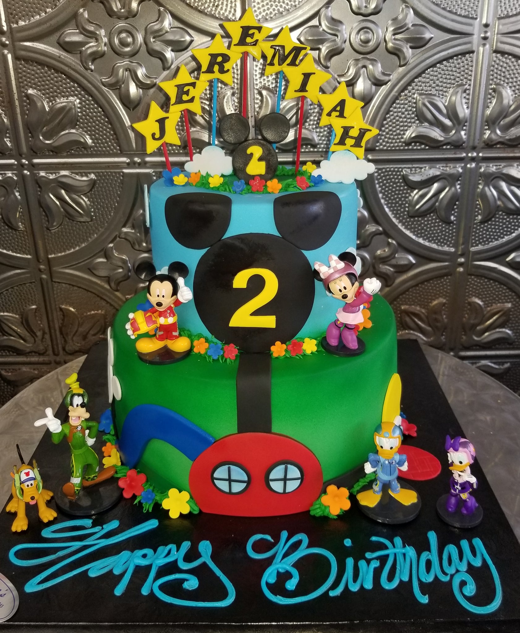 I made a Mickey Mouse clubhouse cake for my son! : r/cakedecorating