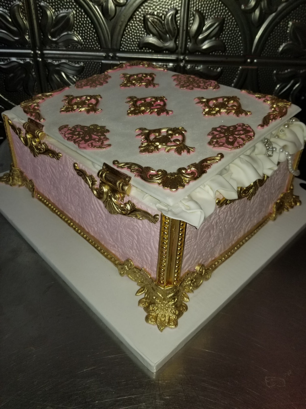 Jewelry box cake CS0005