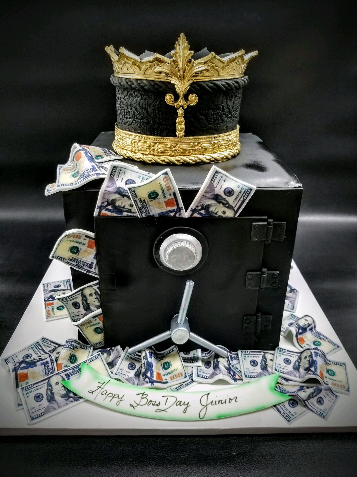 Money Safe cake with King's crown CS0289