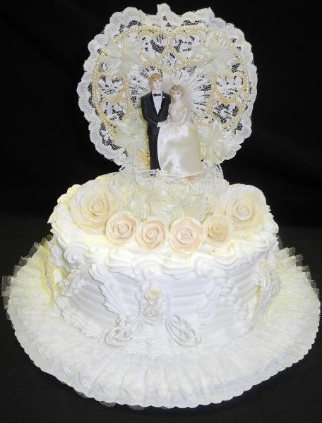 22 Clean and Contemporary Wedding Cakes : Embossed Fondant Cake
