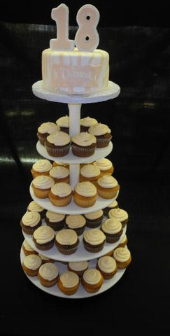 Elegant 18 Cake with Classy Cream Cupcakes - CC082