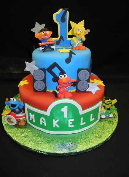 Musical Sesame Street Birthday Cake - B0485
