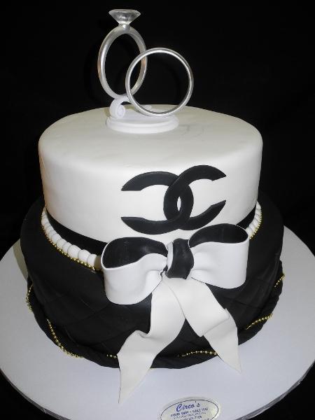 Channel Black and White Wedding Cake - W023
