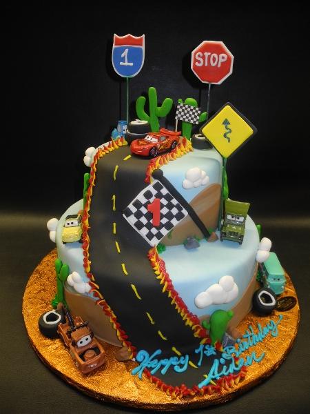 BC4041 - Cars movie theme cake | BC4041 - Lightening McQueen… | Flickr