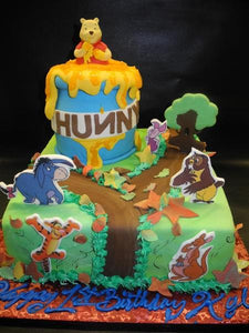 Winnie the Pooh Fondant Cake with Edible fondant Figures 