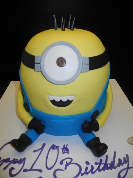 Minion Kids Fondant Cake (Delivery in 48 Hours Available) – Hot Breads