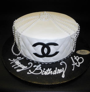 Black and White Fondant Cake with Diamond Loop Bow - B0135 – Circo's Pastry  Shop