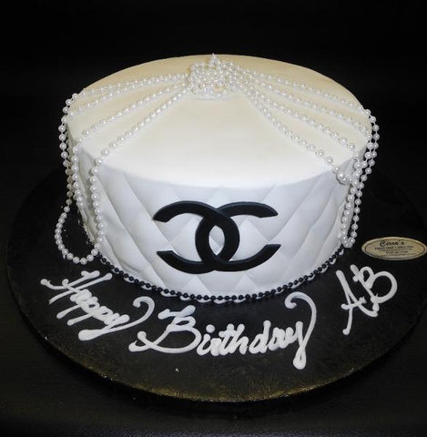 Chanel Fondant Cake with Pearls 
